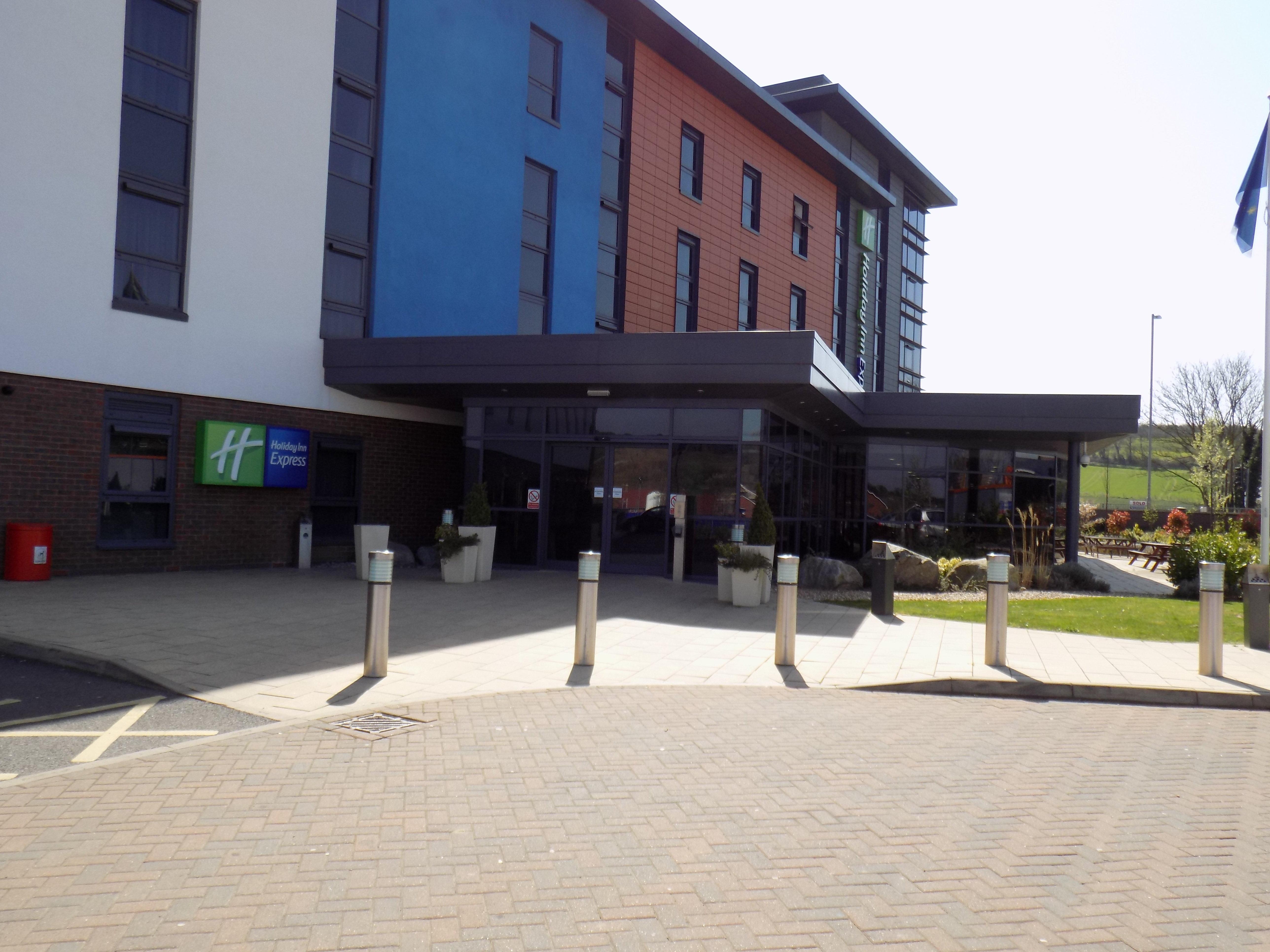 Holiday Inn Express Dunstable, An Ihg Hotel Dış mekan fotoğraf