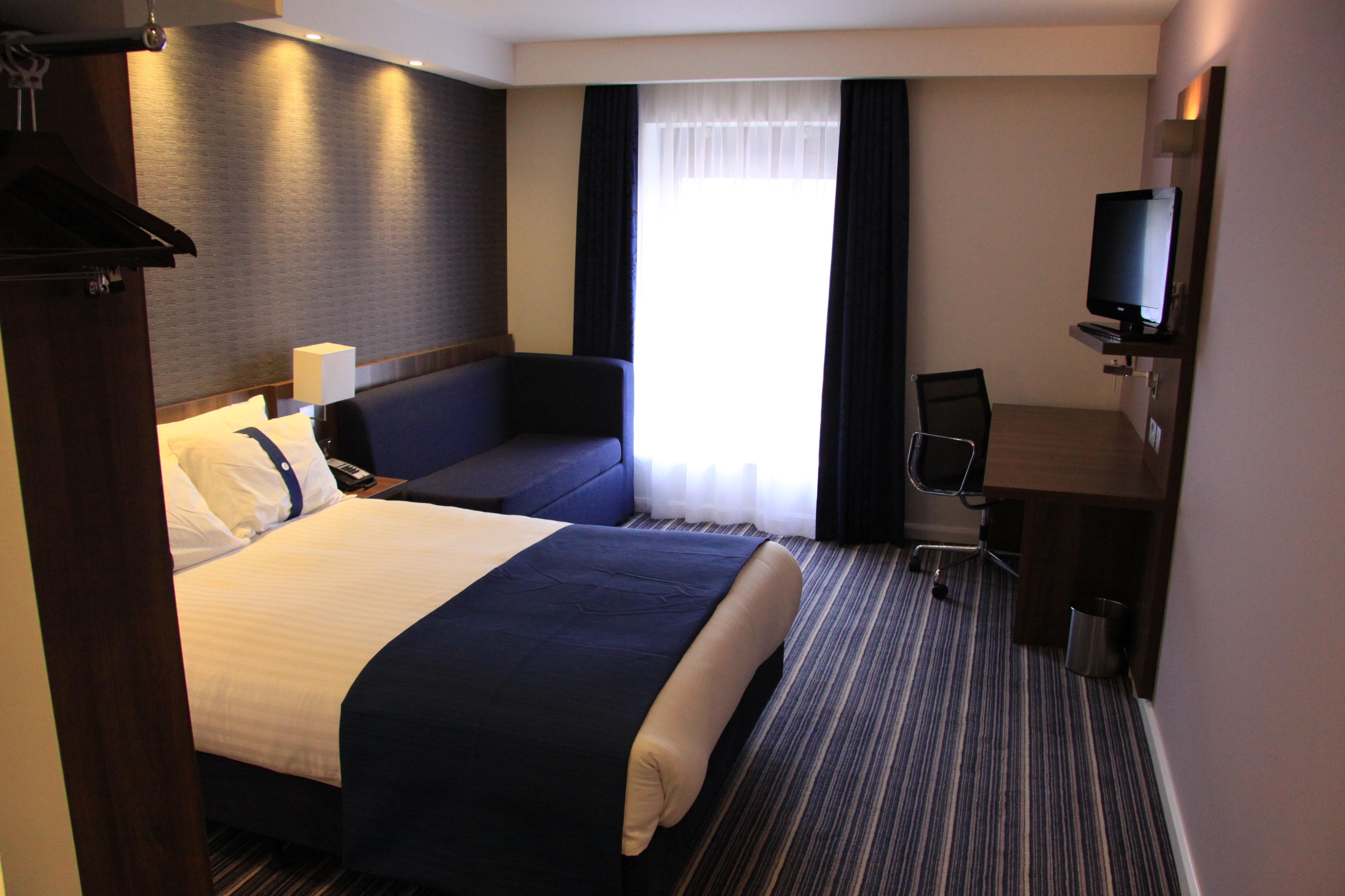 Holiday Inn Express Dunstable, An Ihg Hotel Dış mekan fotoğraf