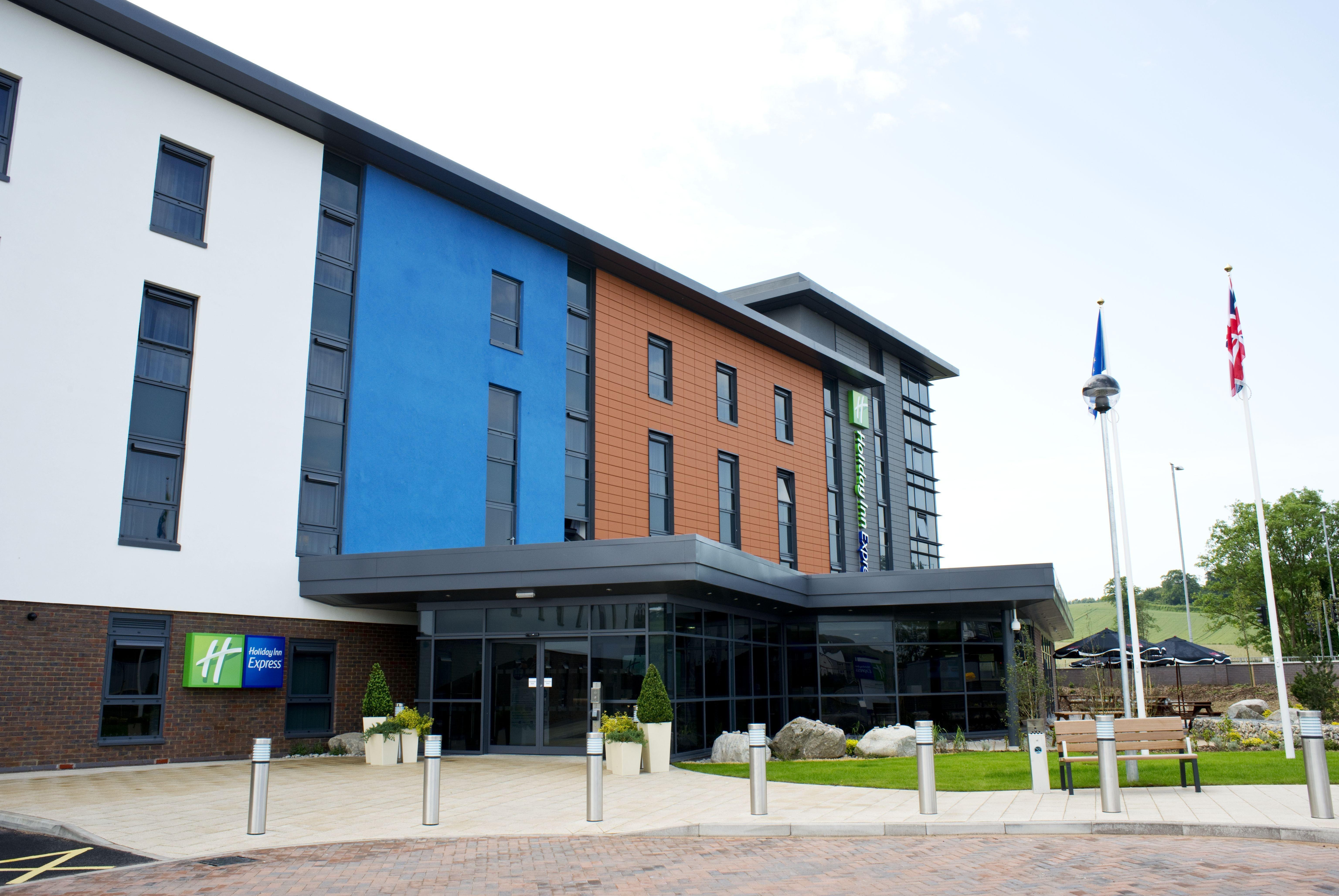 Holiday Inn Express Dunstable, An Ihg Hotel Dış mekan fotoğraf