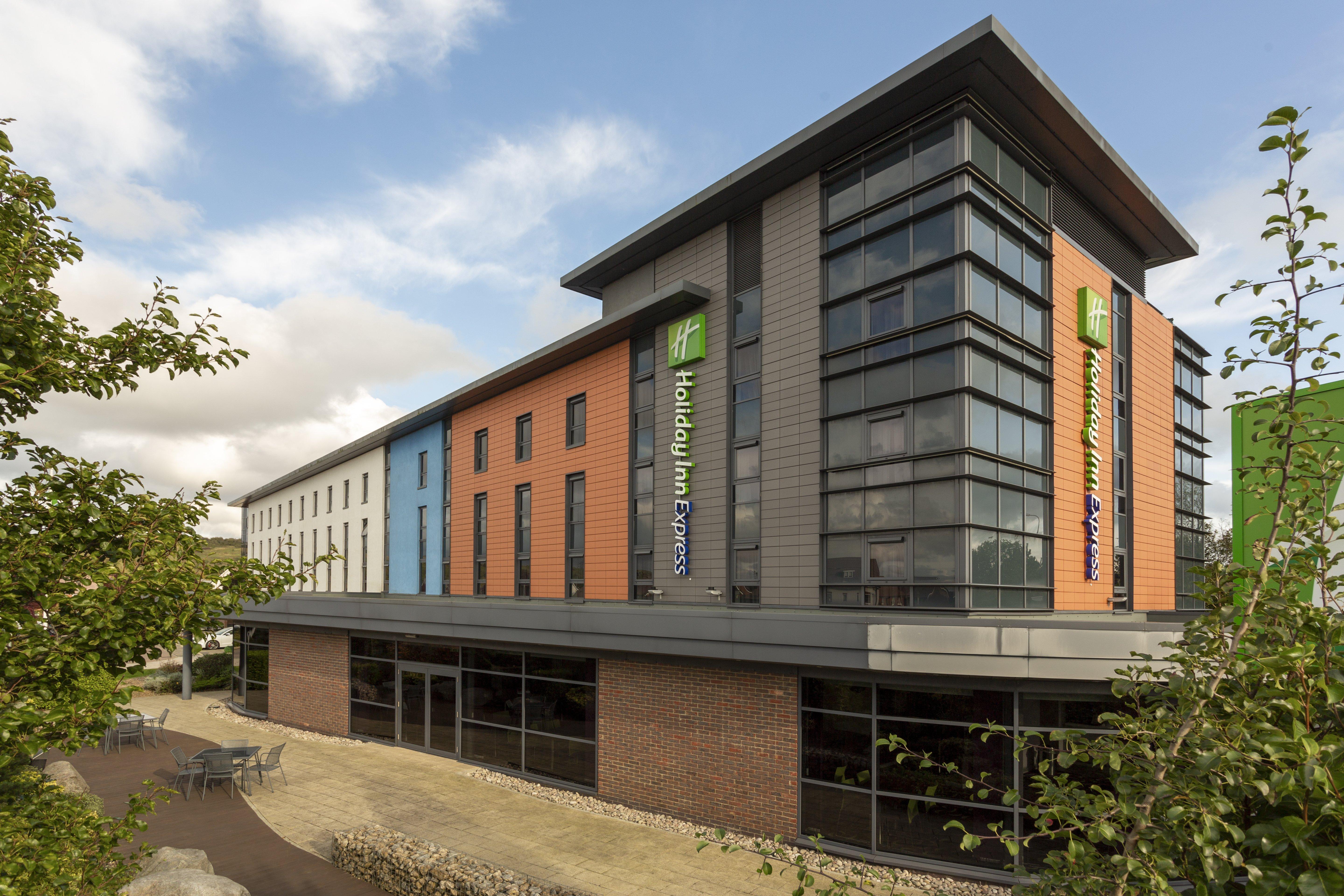 Holiday Inn Express Dunstable, An Ihg Hotel Dış mekan fotoğraf