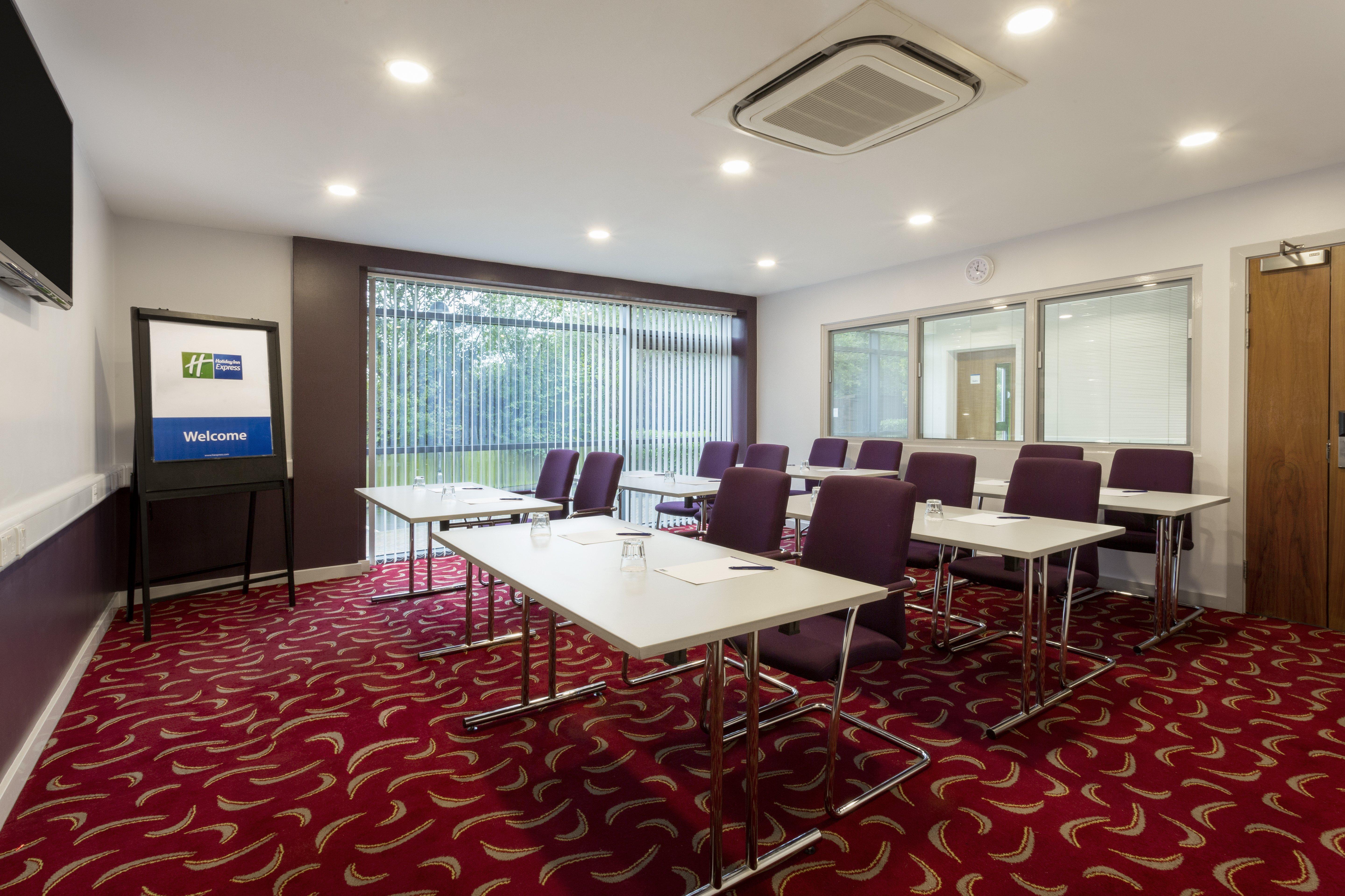 Holiday Inn Express Dunstable, An Ihg Hotel Dış mekan fotoğraf