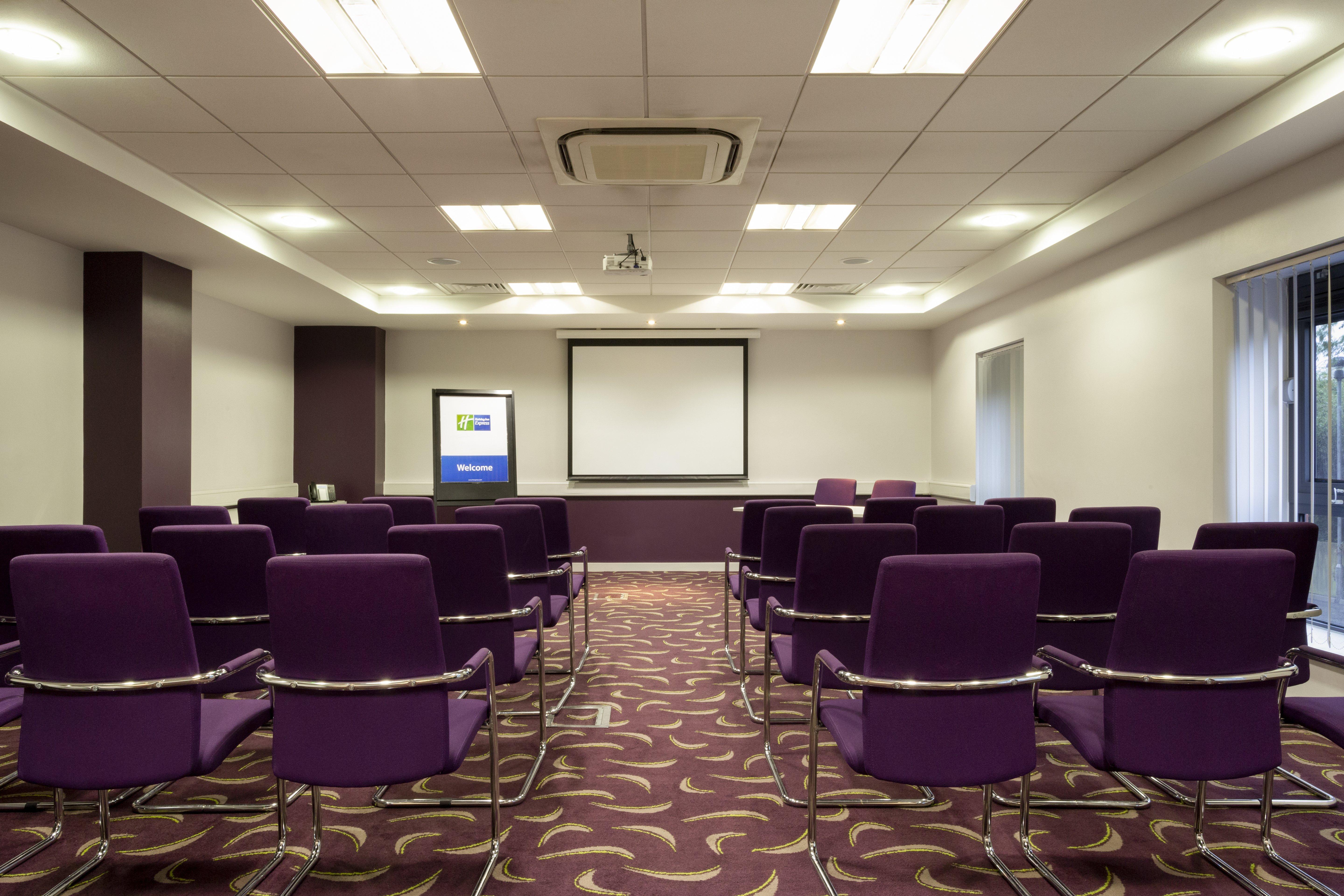 Holiday Inn Express Dunstable, An Ihg Hotel Dış mekan fotoğraf